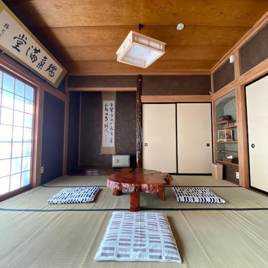 Готель Gokayama Base Nanto Екстер'єр фото