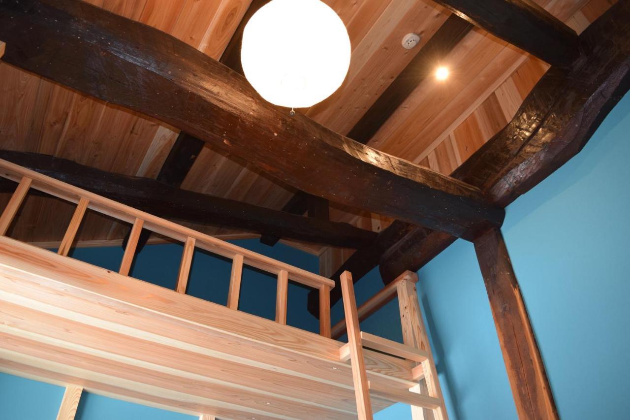 Готель Gokayama Base Nanto Екстер'єр фото